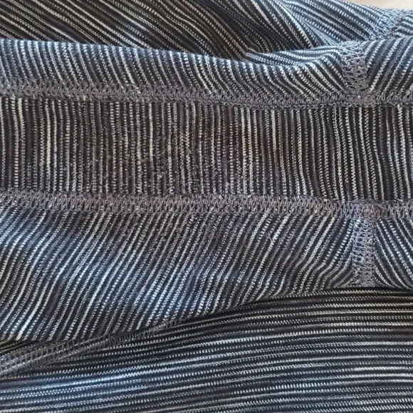 SOLD Sz 8 Lululemon 28" Align Pant Leggings. EUC. - Picture 8 of 8